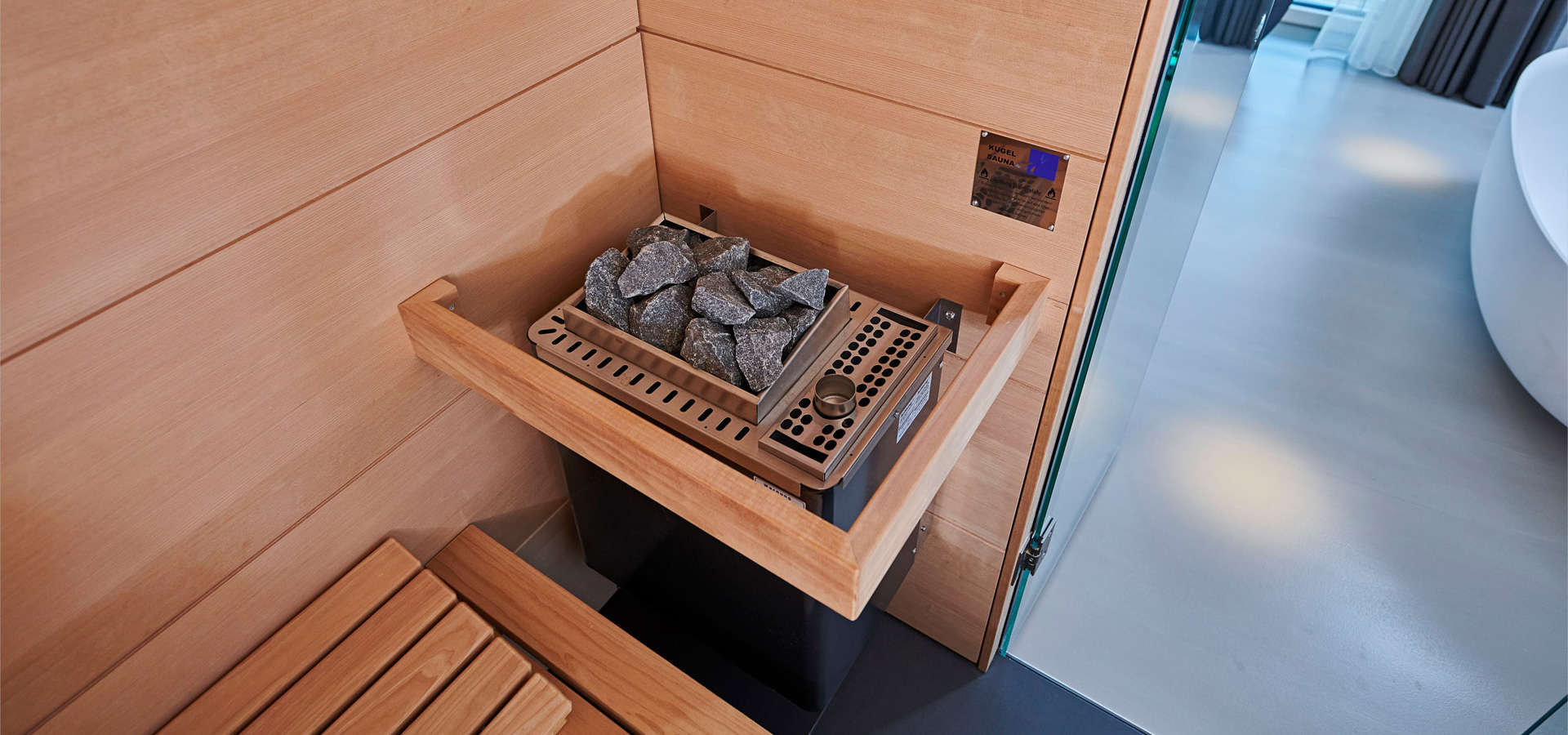 Sauna aus Holz, Kugel Saunaofen